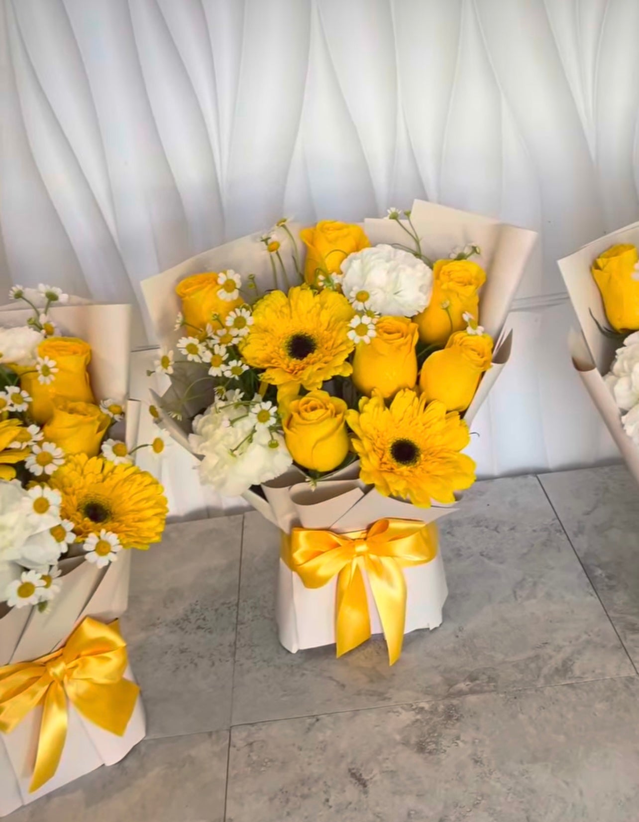 Sweetheart no vase Arragement