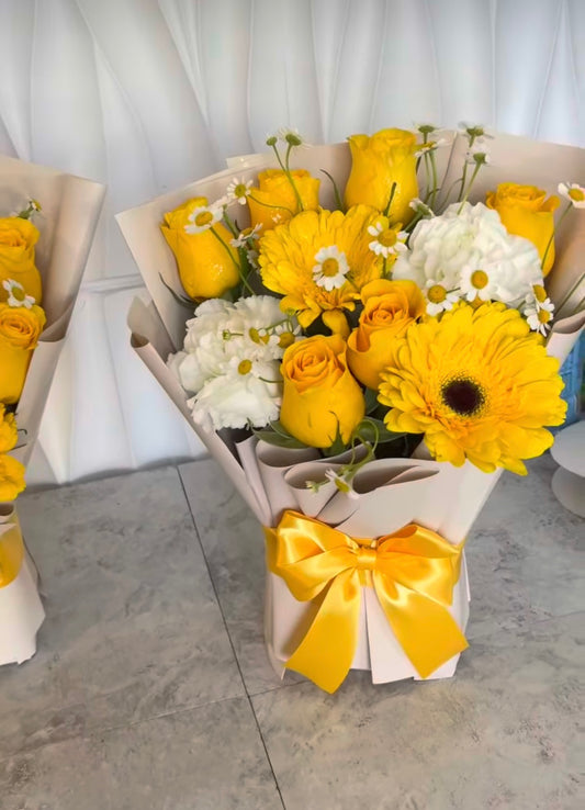 Sweetheart no vase Arragement