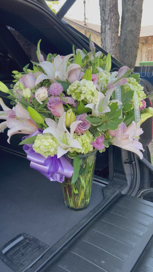 Encantada vase Arragement